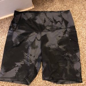 Smoke Pattern Biker Shorts